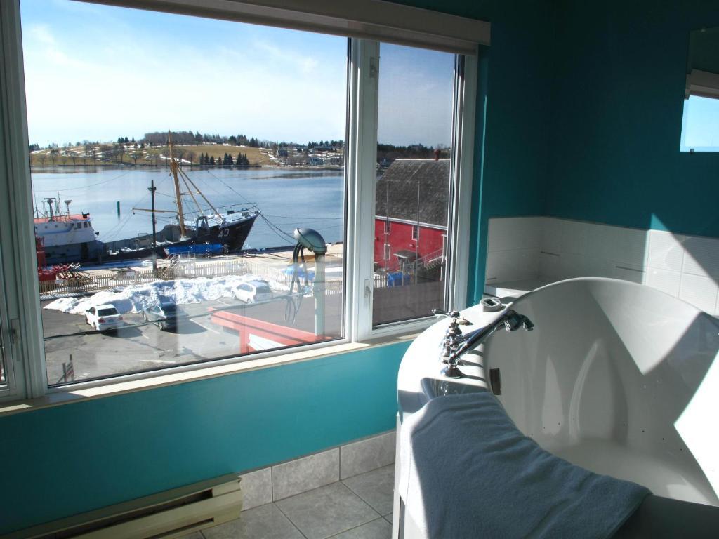 Brigantine Inn Lunenburg Δωμάτιο φωτογραφία