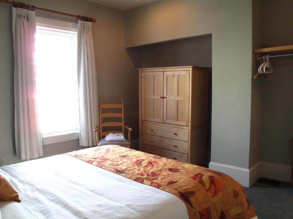 Brigantine Inn Lunenburg Δωμάτιο φωτογραφία